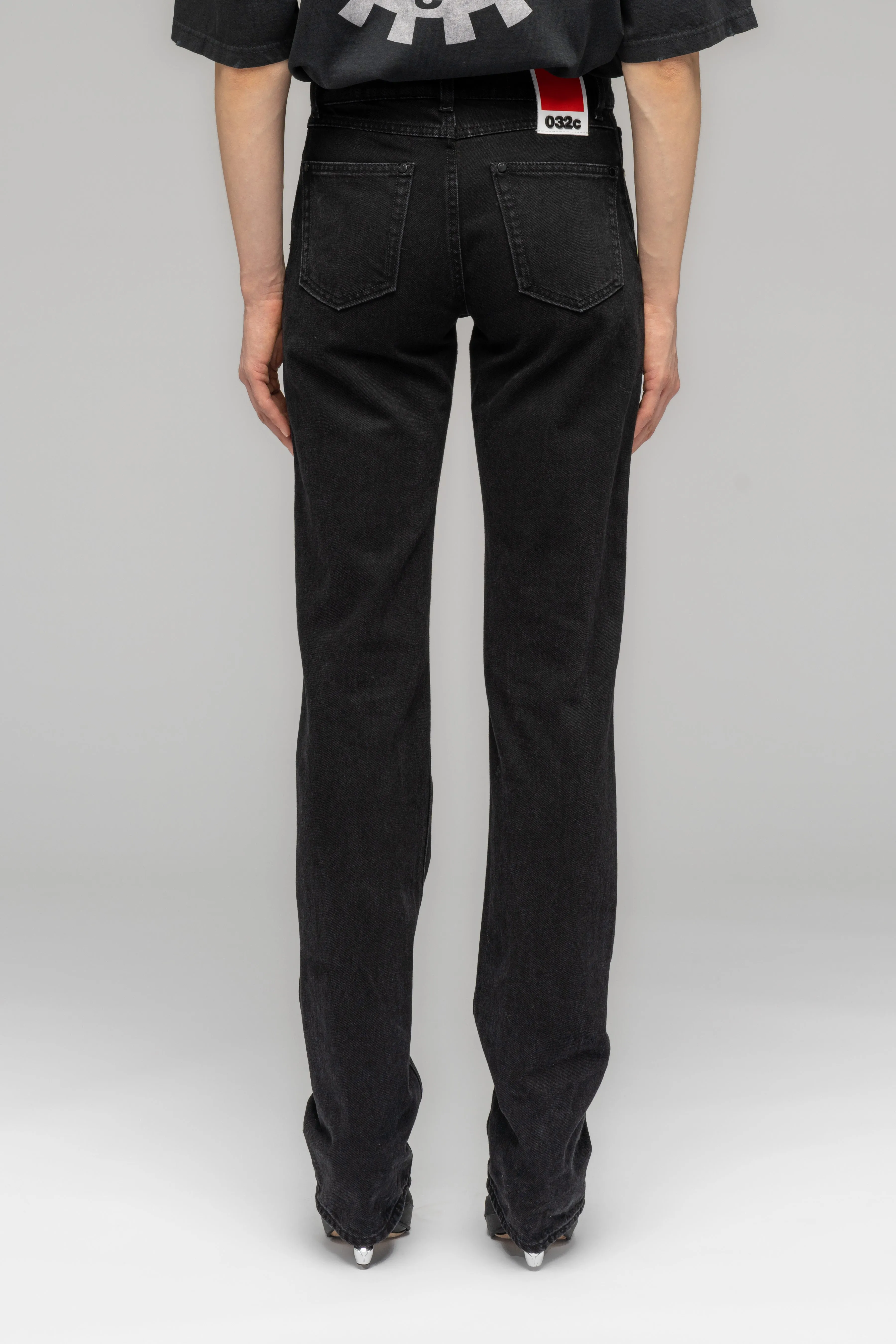 NEW CLASSIC STRAIGHT LEG JEAN