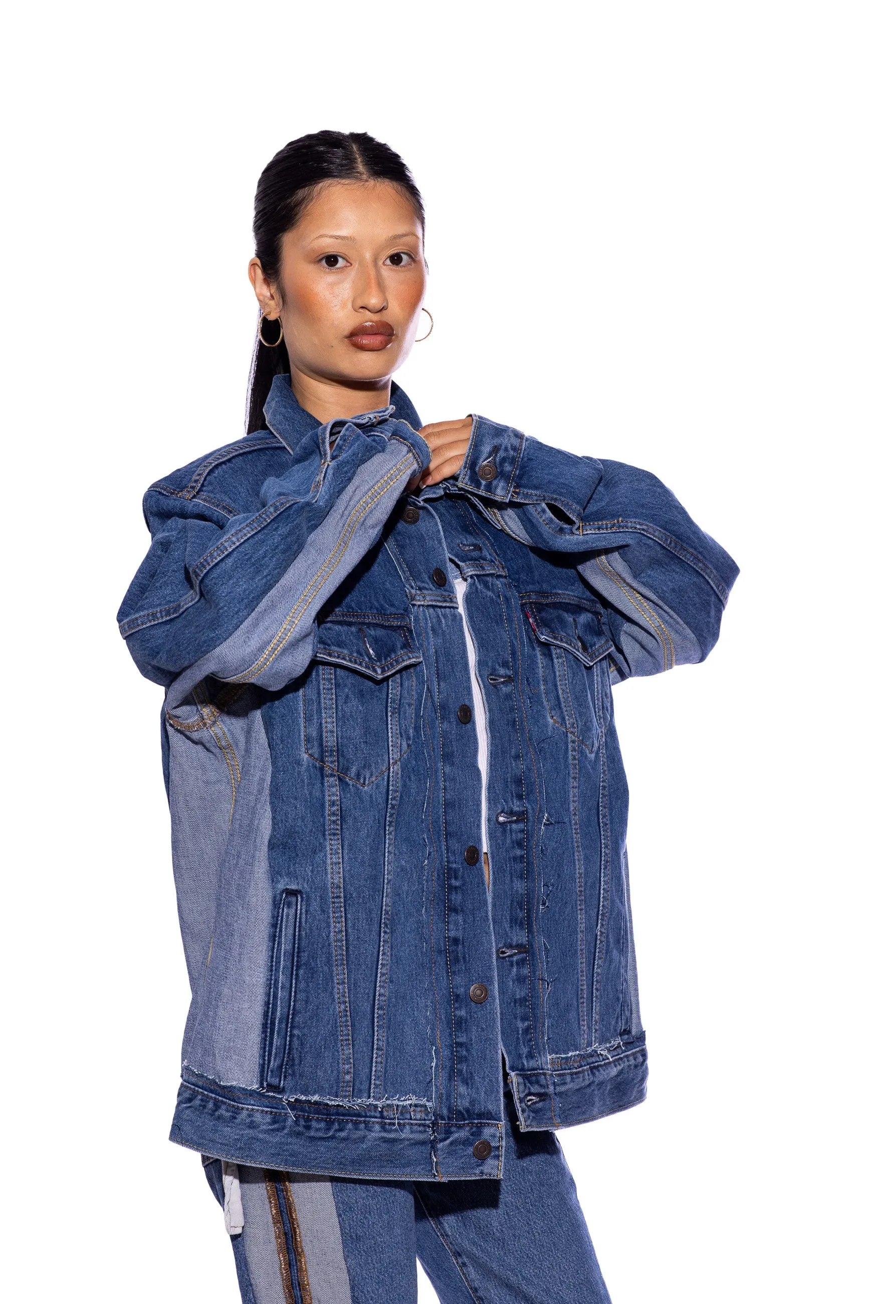 PORTERHOUSE TRUCKER JACKET IN VINTAGE BLUE DENIM