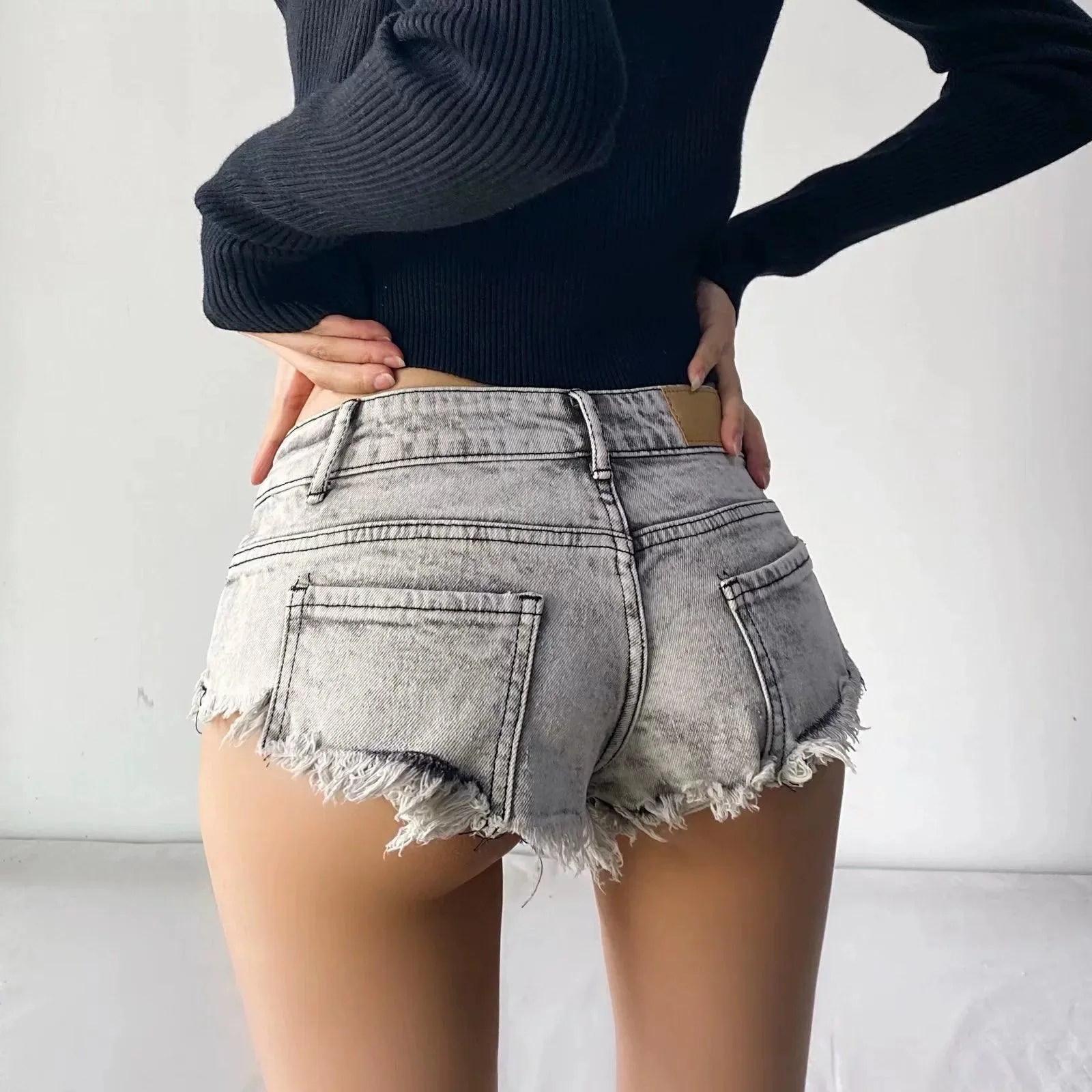 Sizzling Denim Shorts: Edgy Street Style Trend