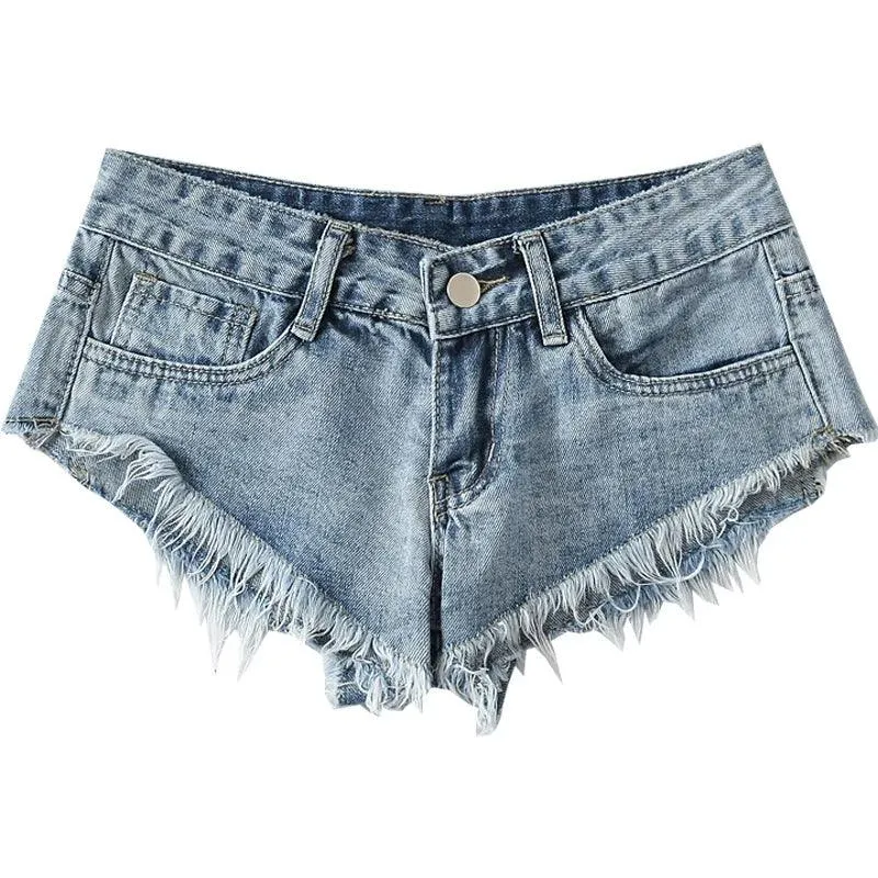 Sizzling Denim Shorts: Edgy Street Style Trend